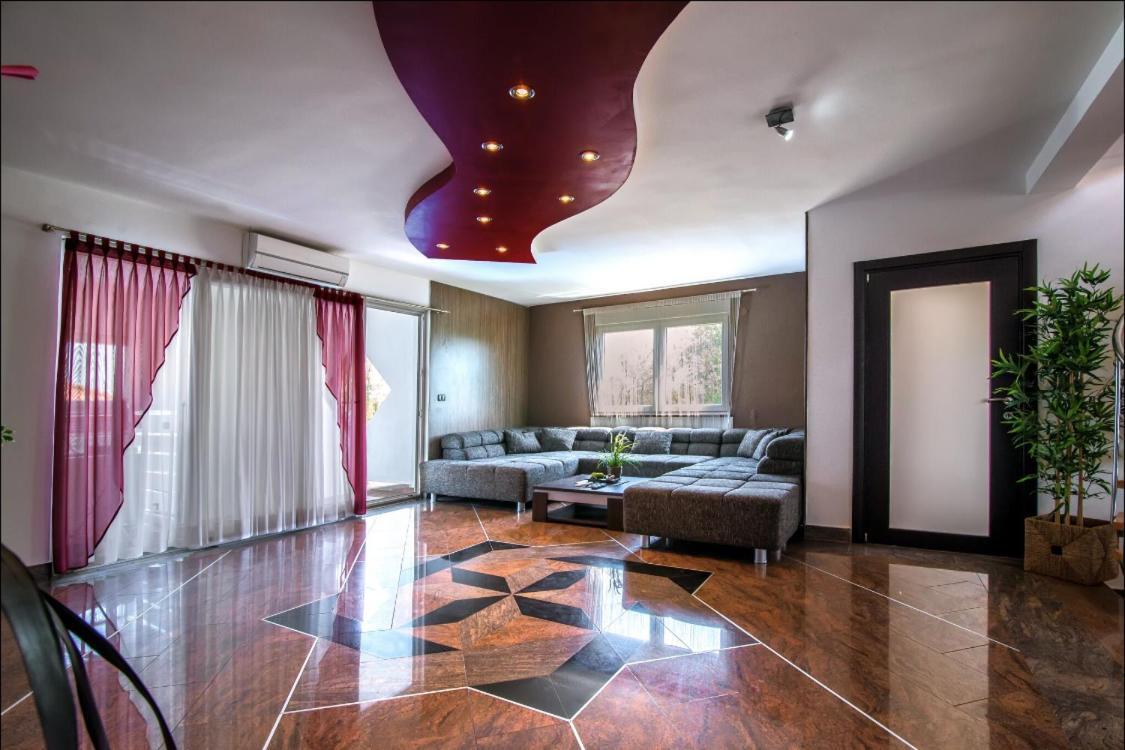Villa Filip - Private Pool & Gym Pula Bagian luar foto