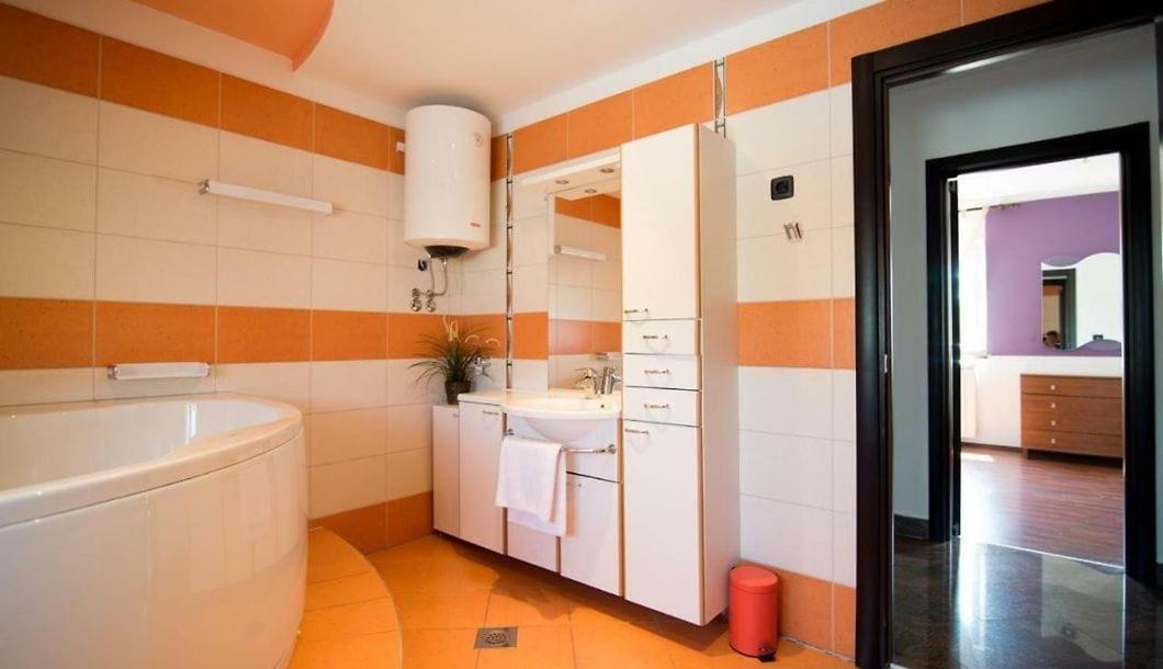 Villa Filip - Private Pool & Gym Pula Bagian luar foto