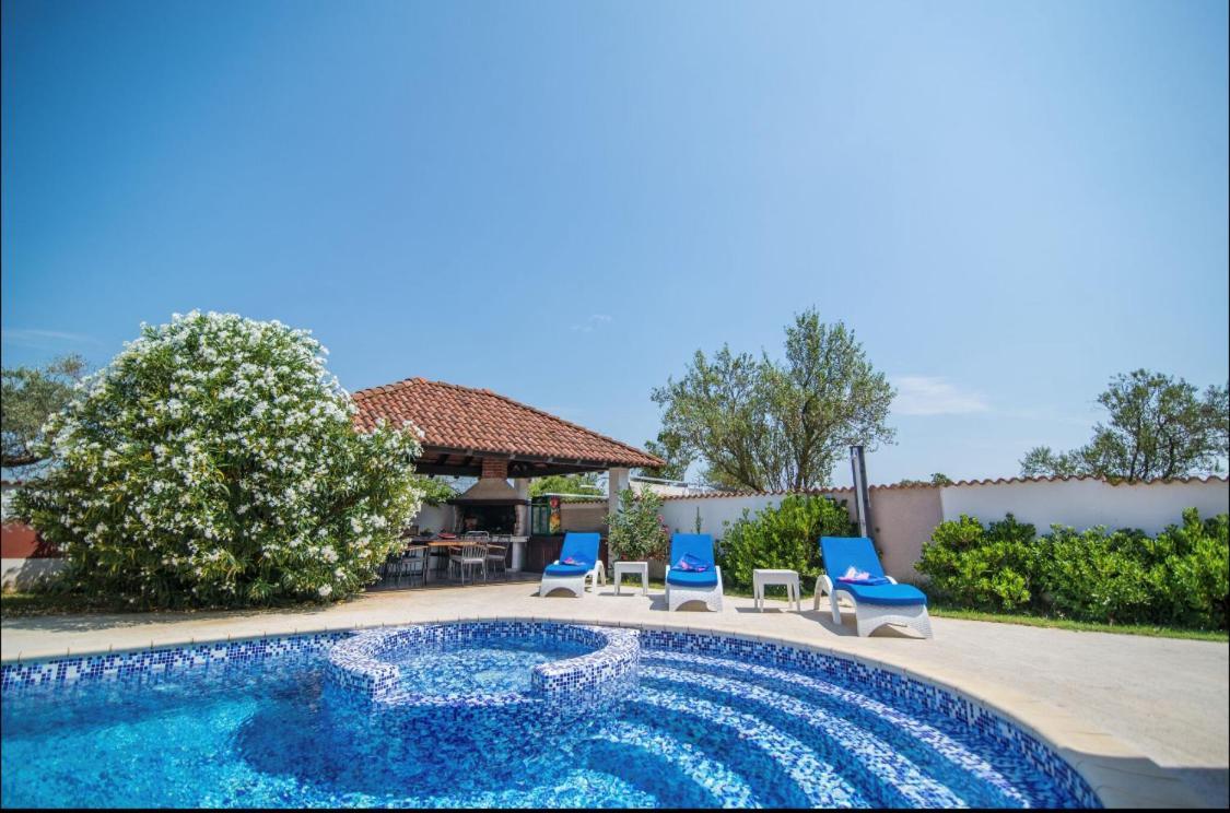 Villa Filip - Private Pool & Gym Pula Bagian luar foto